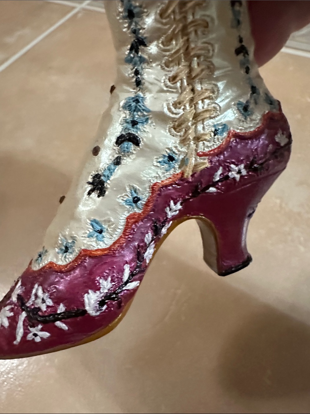 VTG COLLECTABLE “Just The Right Shoe” Opera Boot Figurine - Picture 5 of 11